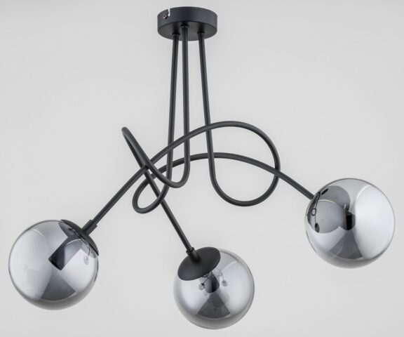 Lampa wisząca 3 punktowa wykonana z metalu w kolorze czarnym ze szklanymi kloszami.